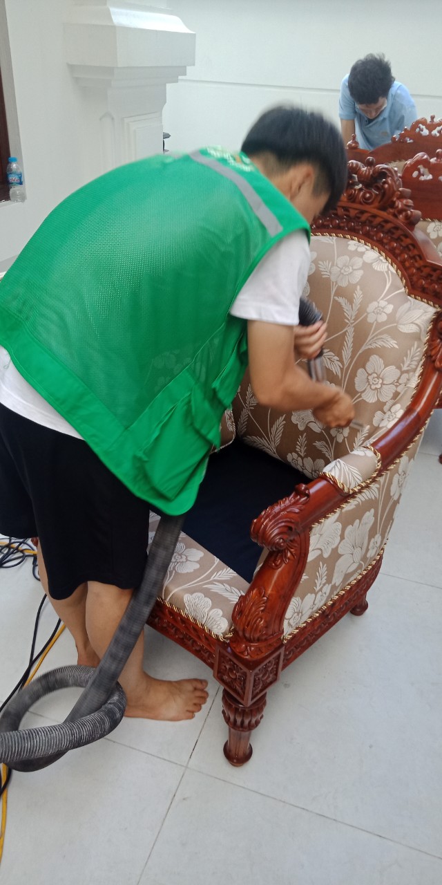 Giặt ghế sofa cho anh Trường tại Nguyễn Văn Linh